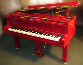 Красный концертный рояль